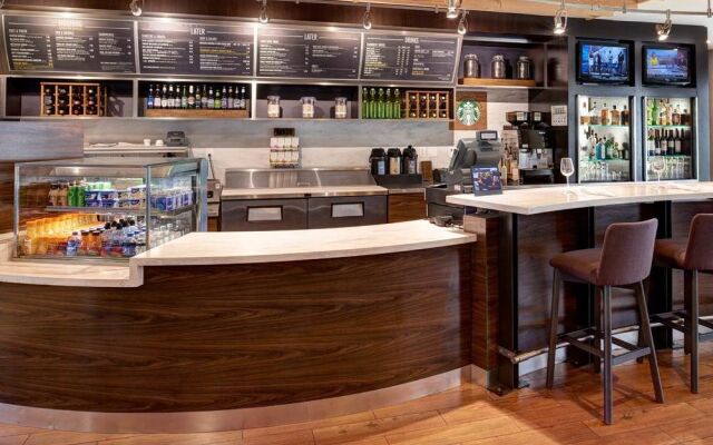 Courtyard Louisville East