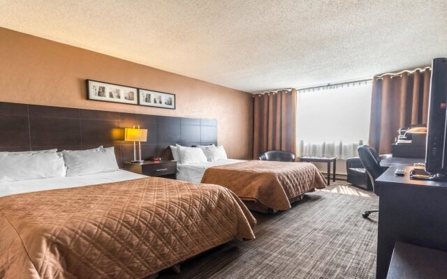 Travelodge by Wyndham Hotel & Convention Centre Quebec City