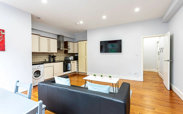 Modern Clapham Apartment