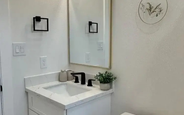 Cozy 3BR Retreat With Yard