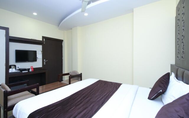 OYO 13063 Hotel Rahul