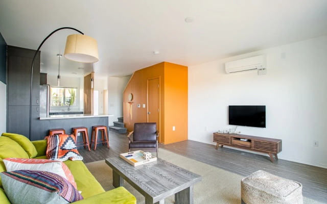 WanderJaunt - Famosa - 2BR - Point Loma