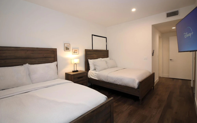 Los Angeles Deluxe Suites - Free Parking