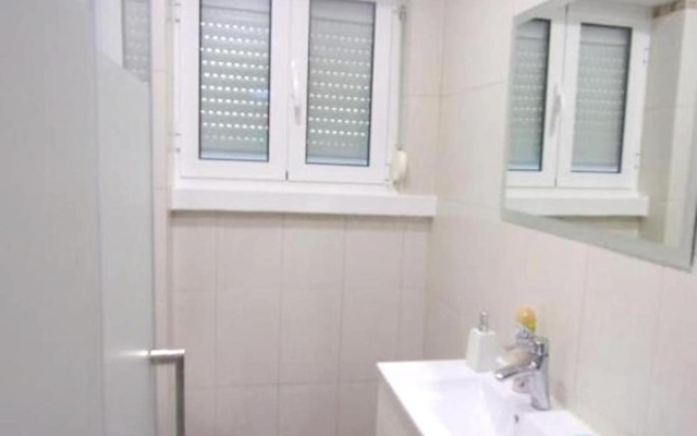 Apartment With 2 Bedrooms in Almada, With Enclosed Garden and Wifi - 8