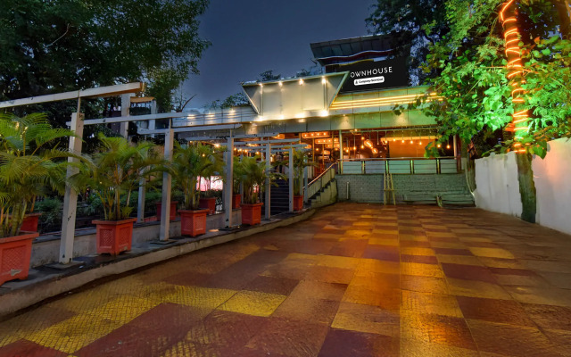 Townhouse Balewadi Stadium Pune Formerly Hotel Sarovar