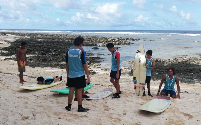 Harana Surf Resort - Hostel