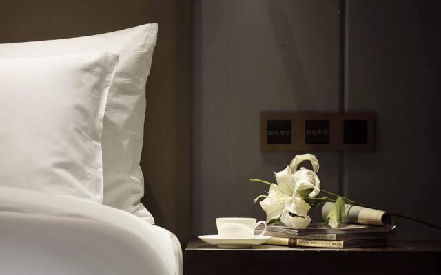 Ease House Hotel