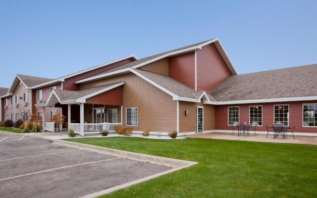 Paynesville Inn And Suites