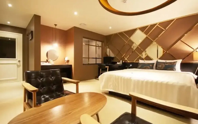 HOTEL Able