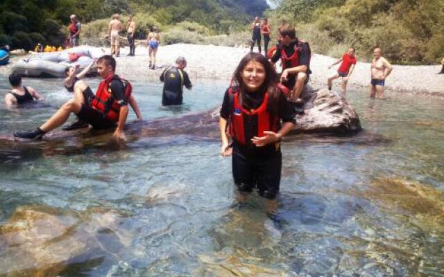 Rafting Camp Tara Center Tri Vodenice