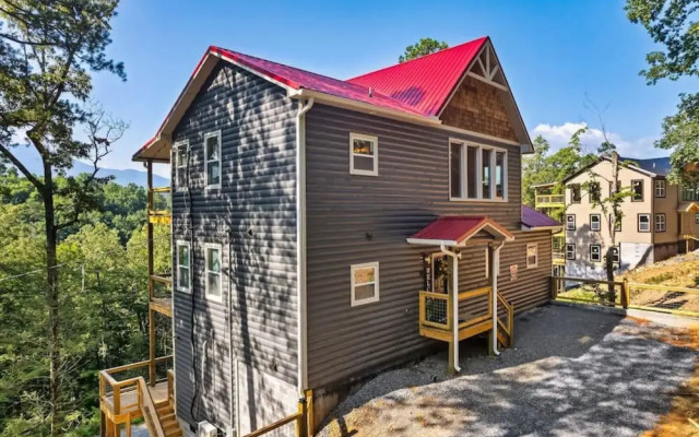 Tranquil Mountain Getaway By Ghosal Luxury Lodging