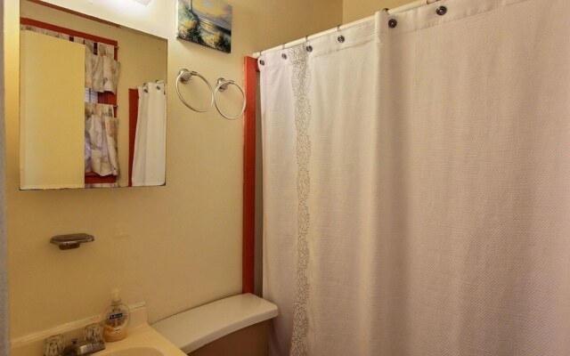 30 Stolen Moments Studio Bedroom Condo