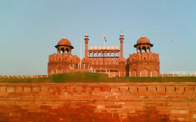 Royal Comfort Castle By OYO Rooms