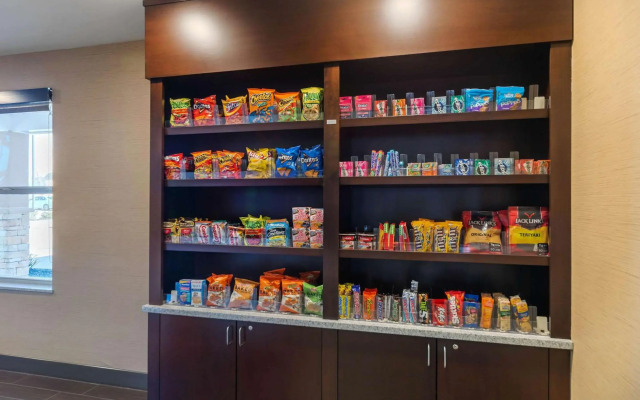 Comfort Inn & Suites Northern Kentucky