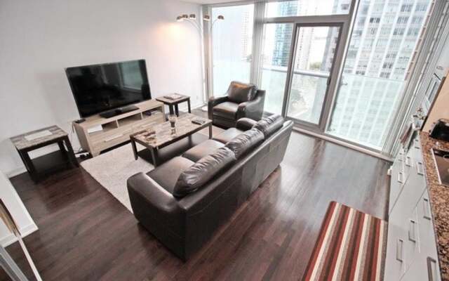 Exquisite High-Rise 1 Bedroom next to Scotia Arena