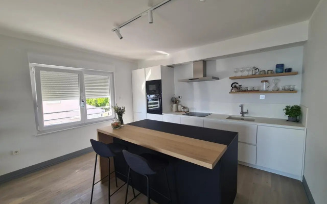 Guesthouse Porto 100m see, close Sandy beach, Pebble beach