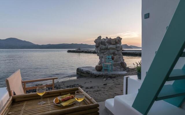 Turquoise Boathouse in Klima I