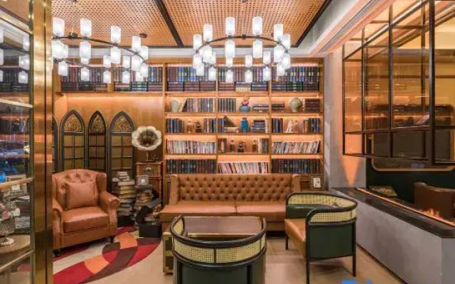 James Joyce Coffetel (Beijing Shahe Metro Station)