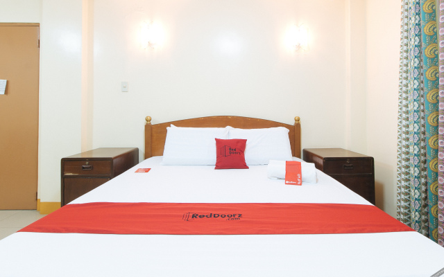 Reddoorz @ Golden Park Inn La Union