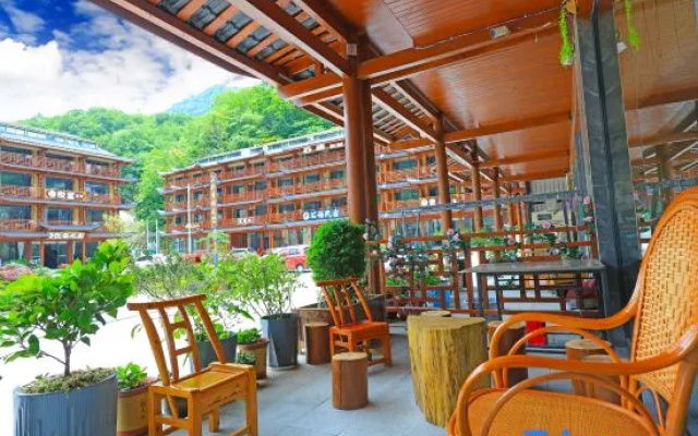 Shennongjia Plateau Red Homestay (Dajiuhu Pingqian Ancient Town Branch) – Outside – Shennongjia