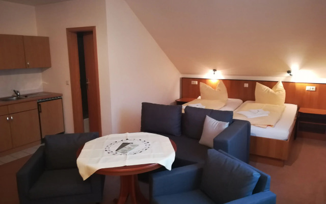 Weinbau & Pension "8Zeilen"