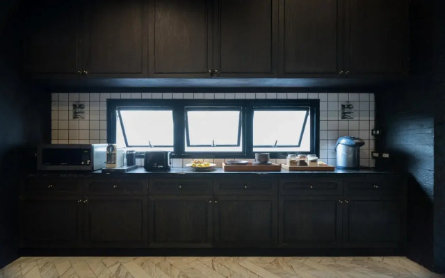 Shade House - Phuket Downtown