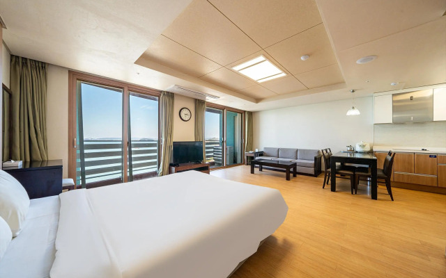 Beache Palace
