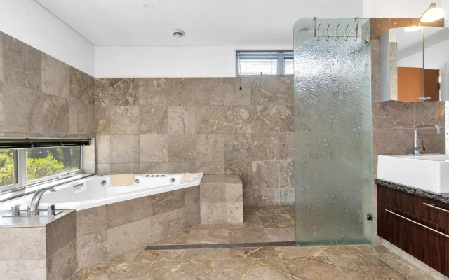 Luxury Living with Private Access to Orion Beach