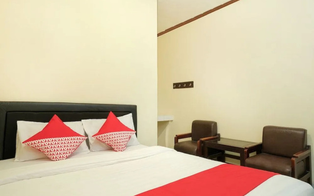 OYO 561 Hotel Citra Indah Near RS Ludira Husada Tama