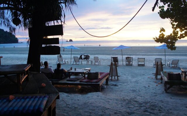 Lazy Hut