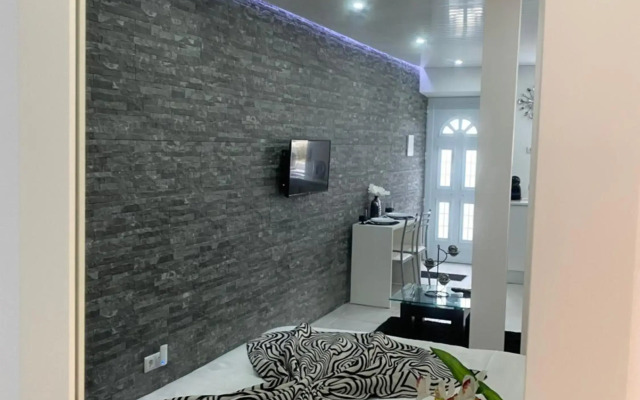 THE CEDAR TREE HOUSE Studio 48