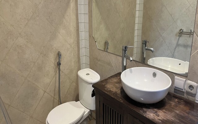 R Residence Jakarta