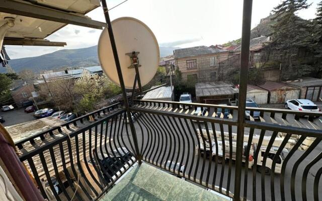 cozy 2-bedroom apartment in Gori