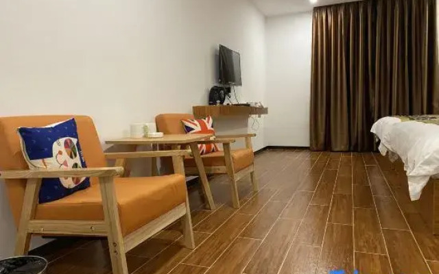Xuwen Berlin Hotel