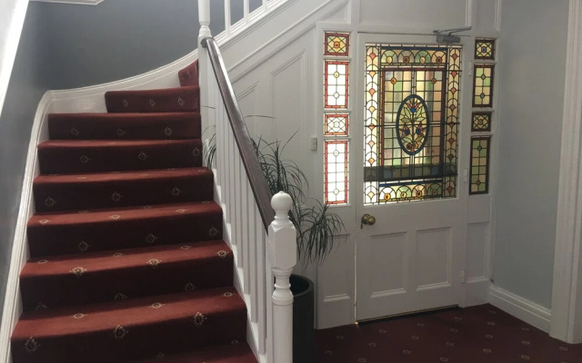 Winston Manor