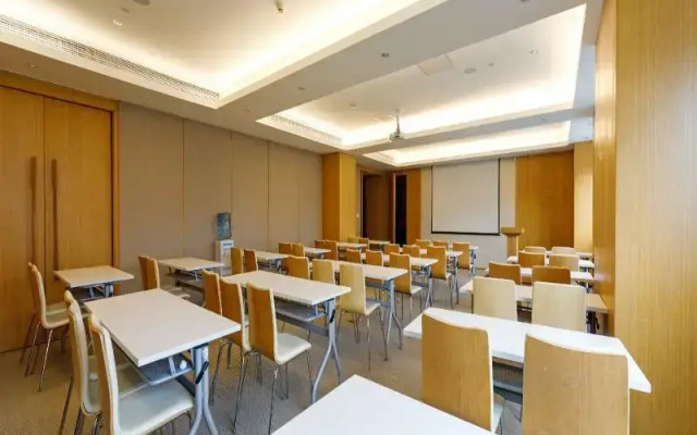 Ji Hotel (Necc Shanghai)