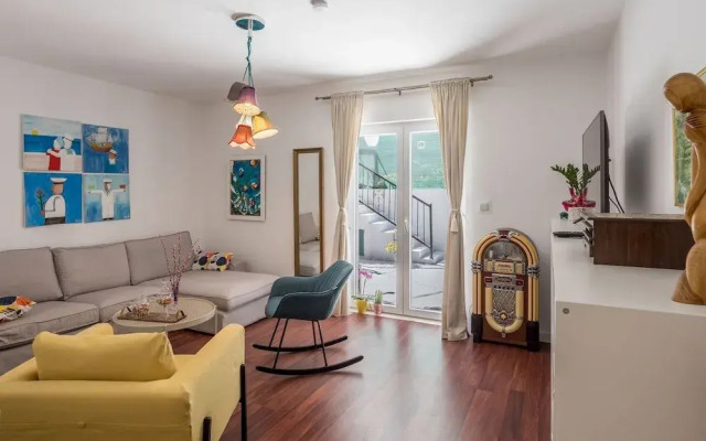 Hola Apartment