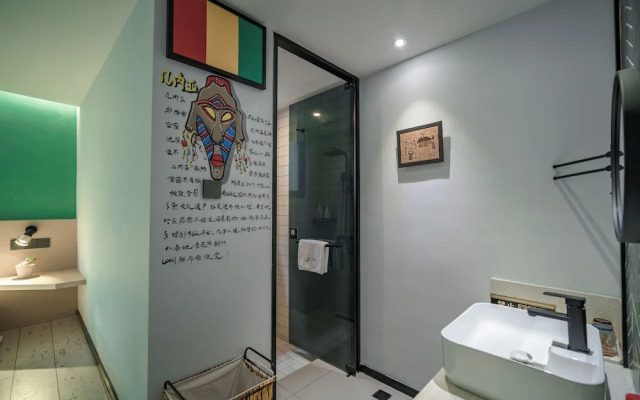 Blooming Lotus Hostel