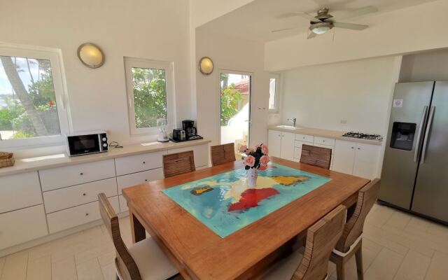 Los Corales Tropical Beach Resort & SPA