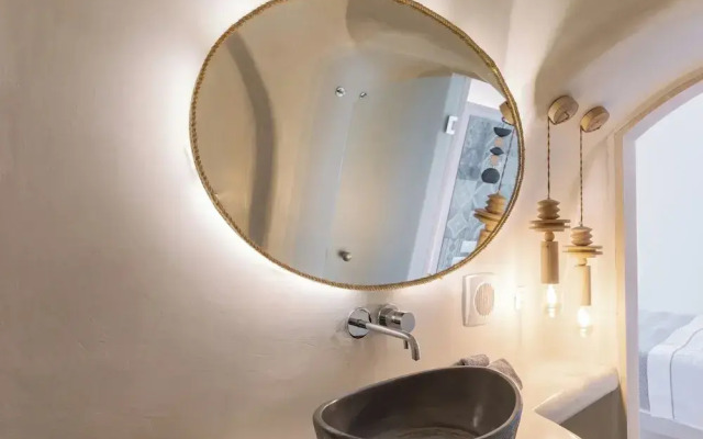 Aperto Suites - Adults Only
