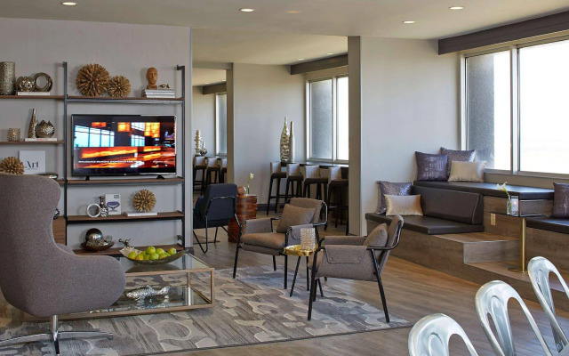 Renaissance St. Louis Airport Hotel