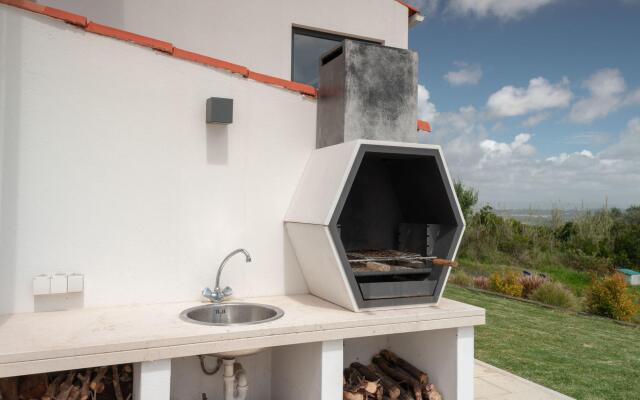 Oceanview Cliff Retreat