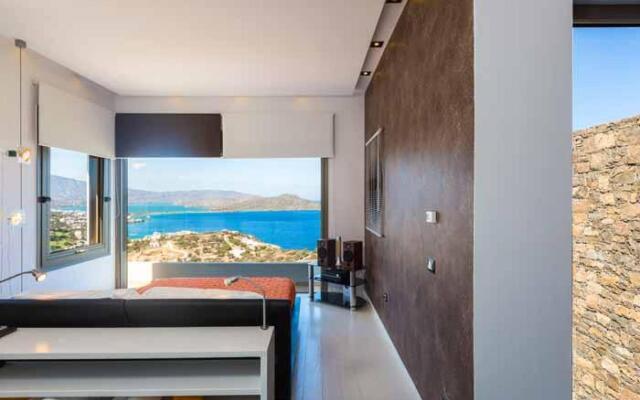 Amazing Views to Elounda Bay