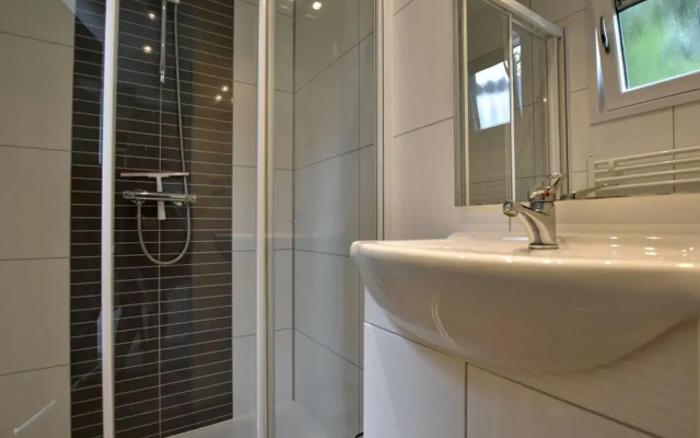 Cosy Chalet w/ Garden Patio