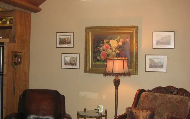 Cat's Meow Bed & Breakfast