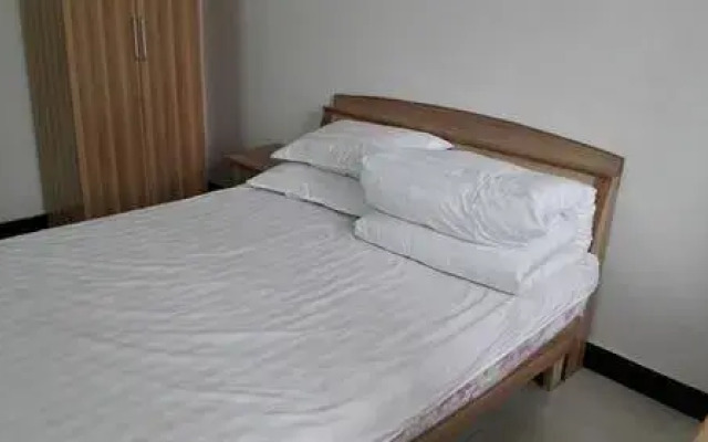 Kaifeng Yaxuange Apartment