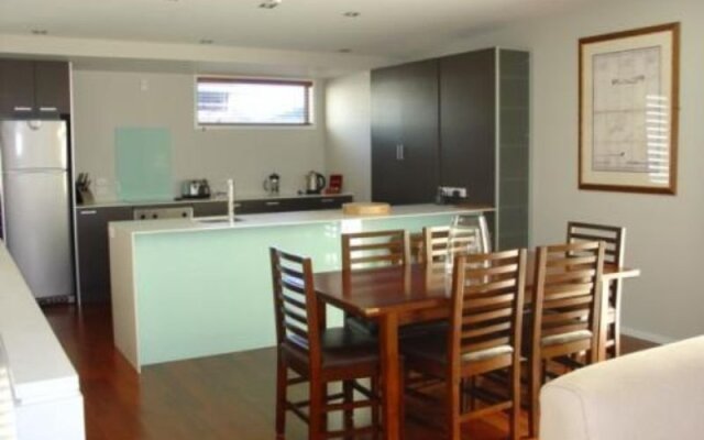 The Moorings on Marlborough Apartment