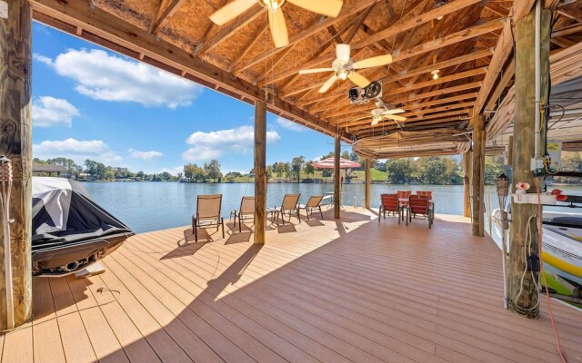 Family Lake Retreat w/ Screened Deck!