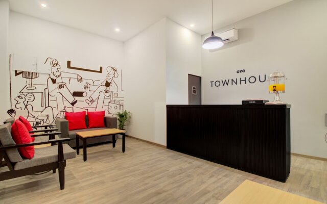 OYO Townhouse 127 Alpha