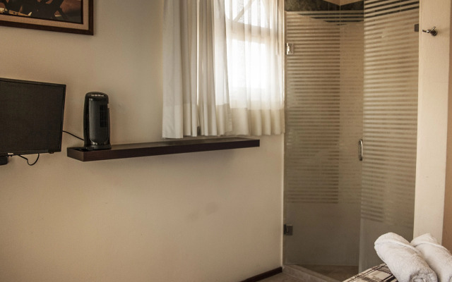 La Esmeralda en el Encanto Hotel Petit